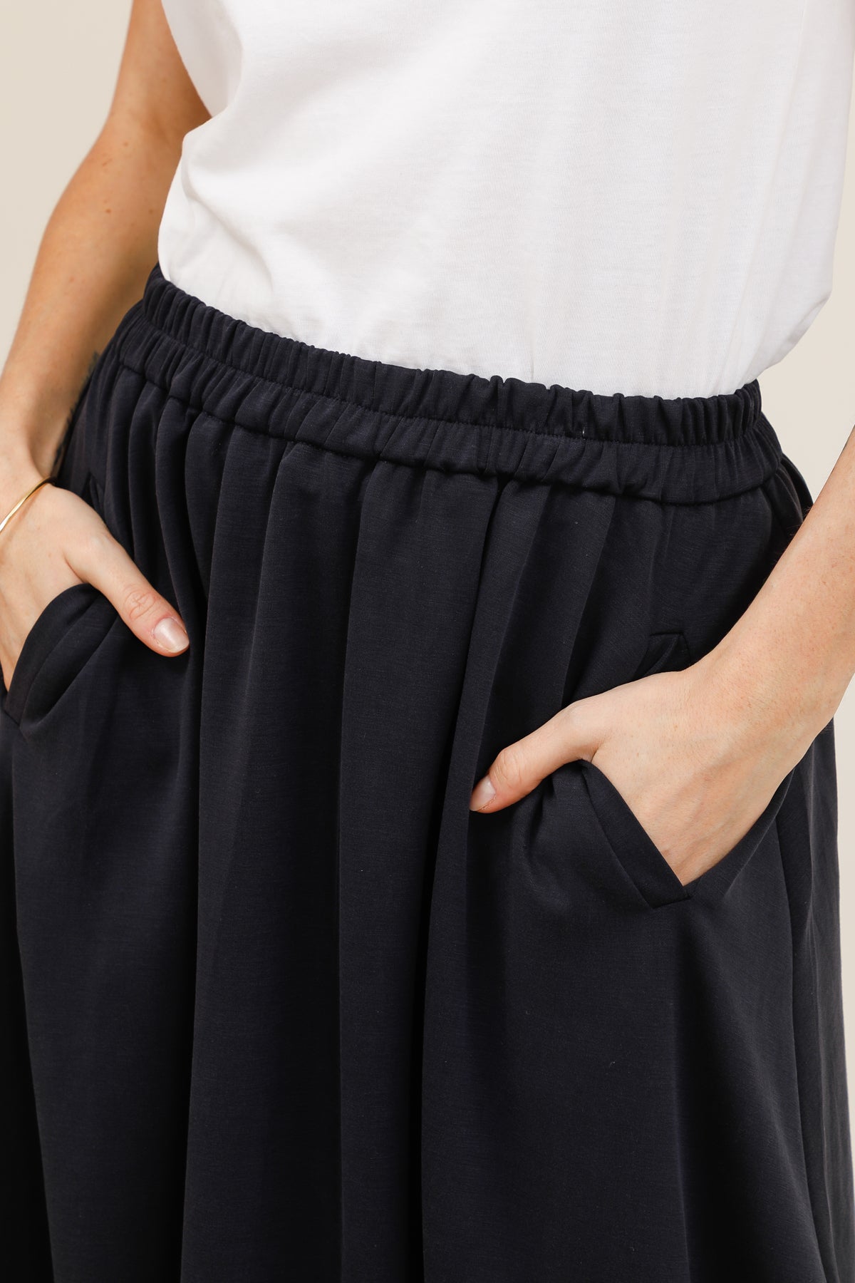 A221-P87 - Skirt