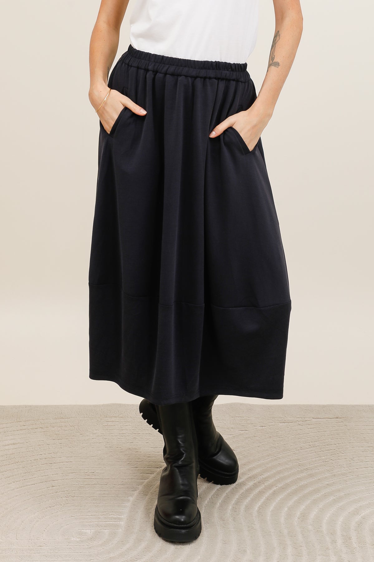 A221-P87 - Skirt
